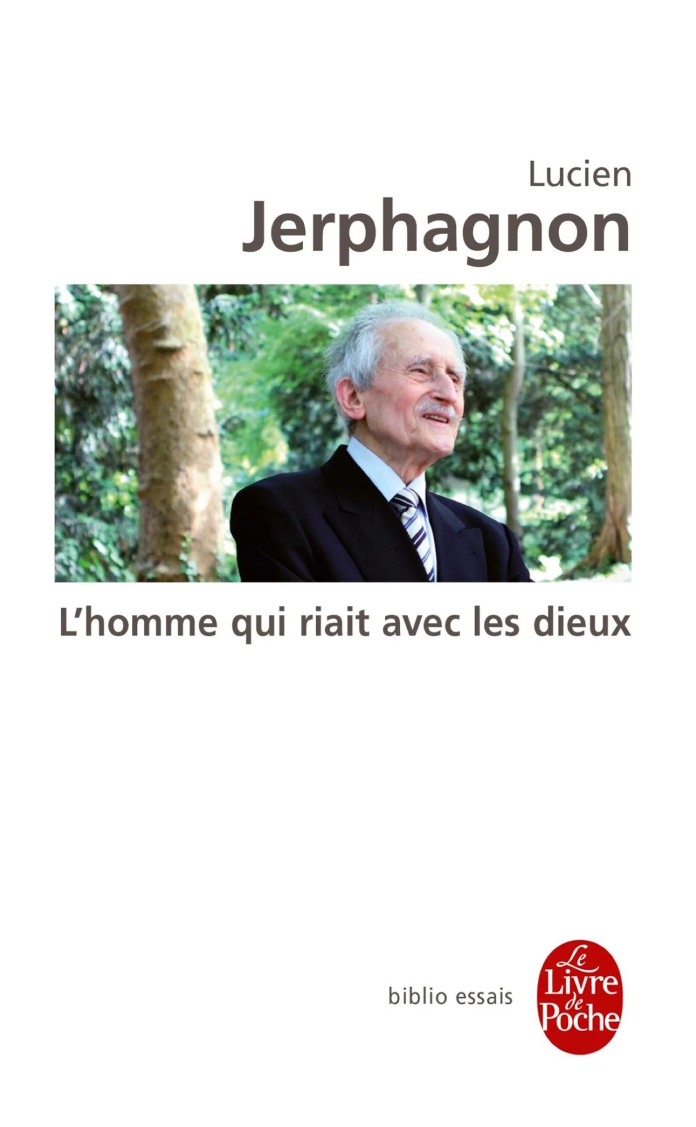 HOMME QUI RIAIT AVEC LES
